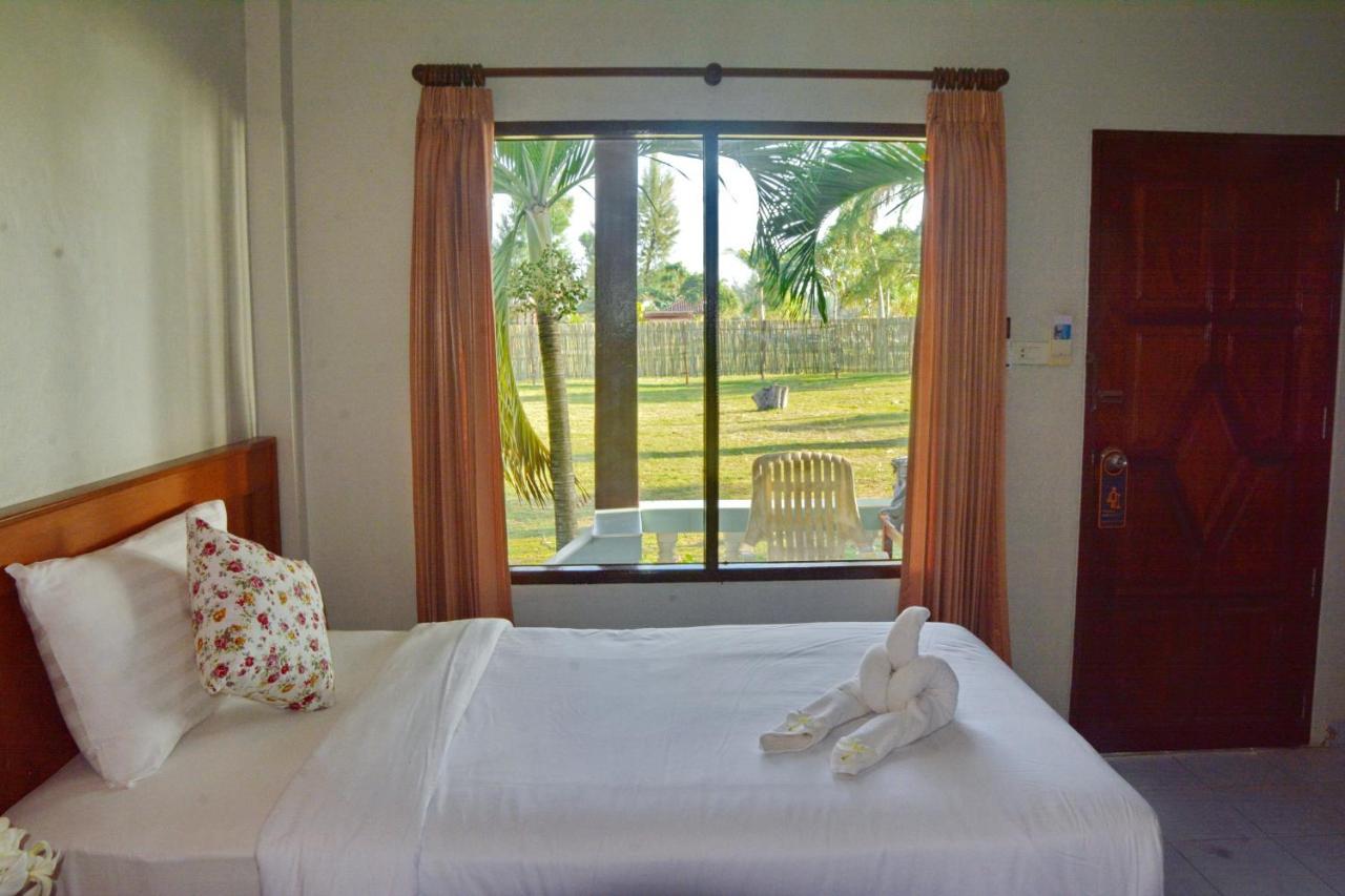 Klongdao Beach Resort Ko Lanta Exterior foto
