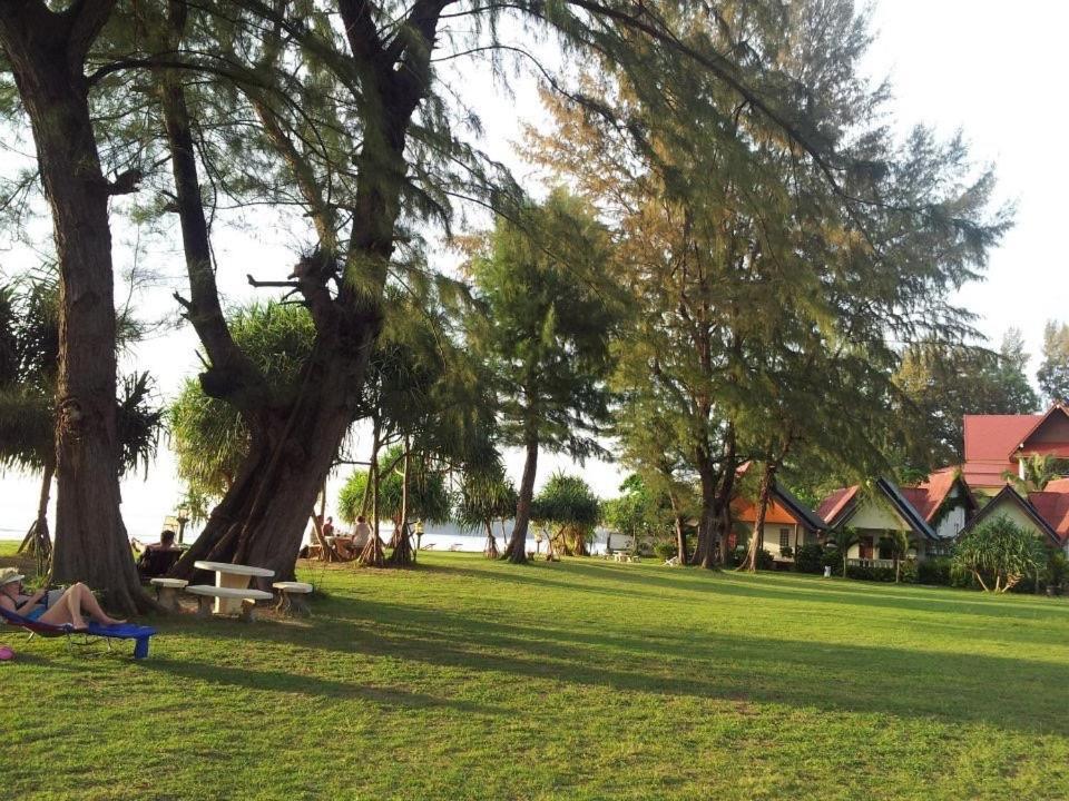 Klongdao Beach Resort Ko Lanta Exterior foto