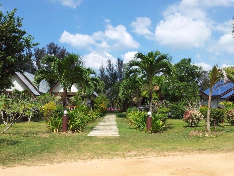Klongdao Beach Resort Ko Lanta Exterior foto